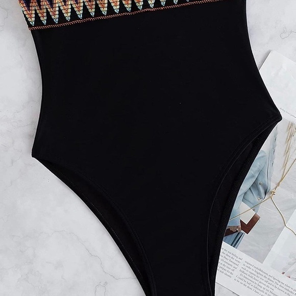 MakeMeChic Women's Cut‎ Out Contrast Trim One Piece Swimsuit Bathing Suit 2XL - Picture 10 of 10